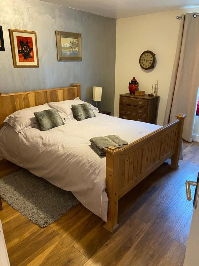 Great Rooms In An Uber Cool Flat! London Bridge Экстерьер фото