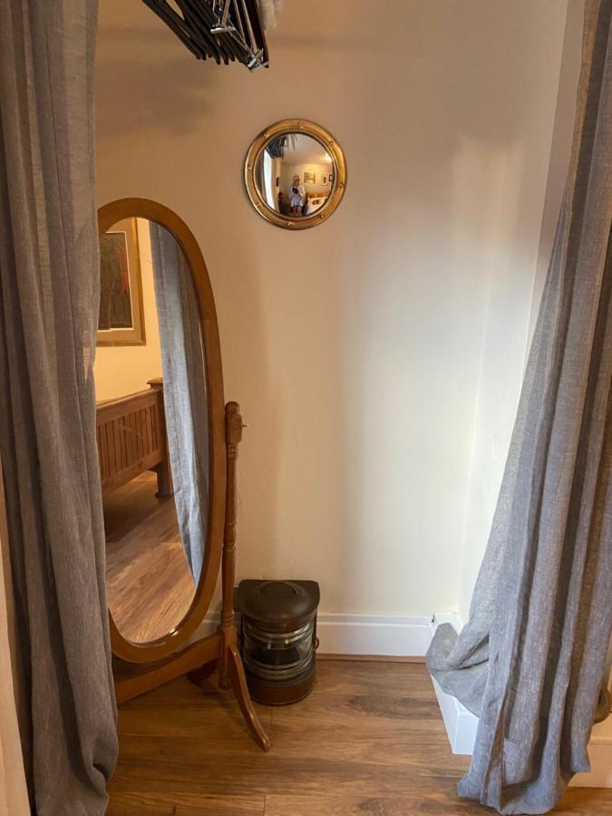 Great Rooms In An Uber Cool Flat! London Bridge Экстерьер фото